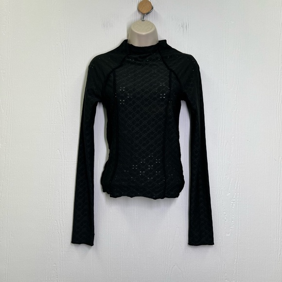Urban Outfitters - Black Open Floral Design Long Sleeve Mock Neck Blouse Medium - Picture 1 of 12